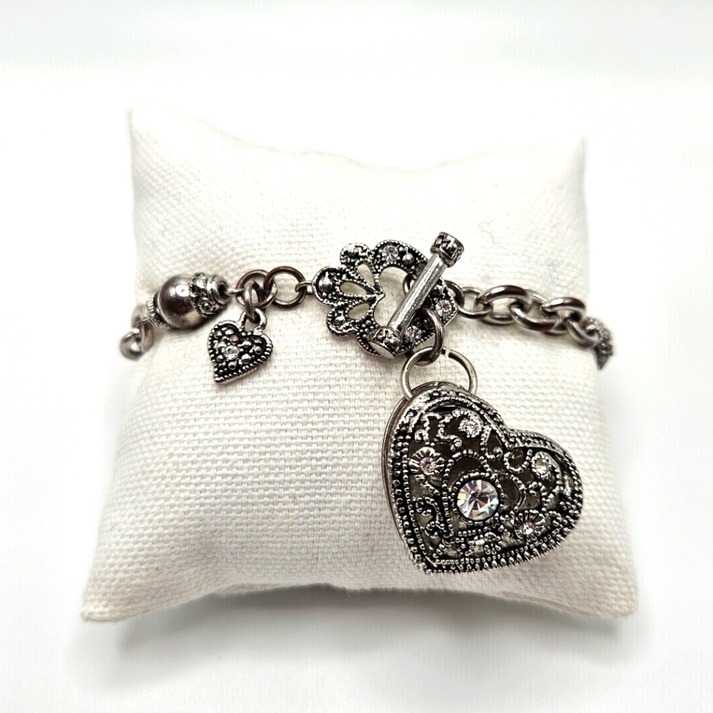 Vintage Silver Tone Puffy Heart Filigree Charm Toggle Heart Clasp Bracelet